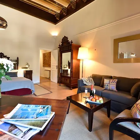 Carol Guest house